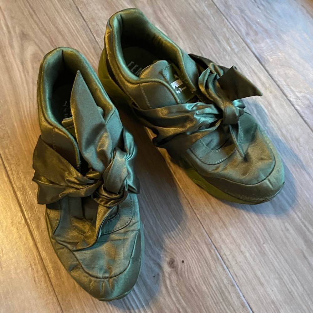 Puma x Fenty Green Bow Sneakers - Picture 2 of 8